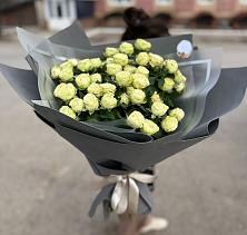Букет Белые кустовые розы Солинеро в Кемля
